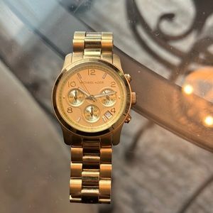 Micheal Kors watch lightly worn great condition